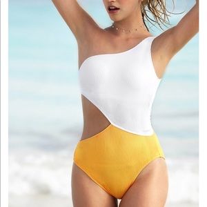 Cupshe one piece NWT